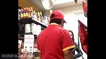 trabajadora del oxxo jovencita se graba desnuda en las cajas y la cachan