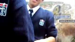 graba a sus compañeros de la prepa cogiendo en el monte