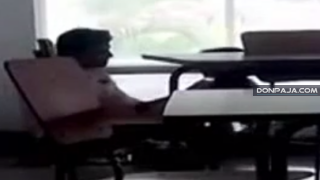 graban a alumnos de prepa cogiendo dentro del salon de clases