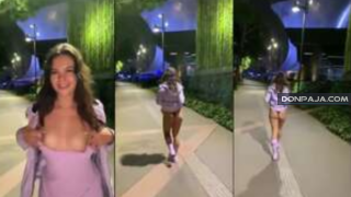 jovencita mexicana super puta sale a la calle enn tanga y enseñando las tetas