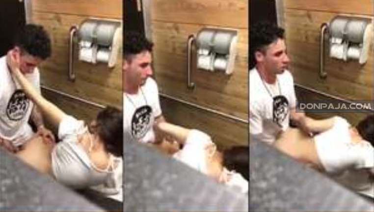 parejita de novios cachondos cogiendo en los baños del colegio