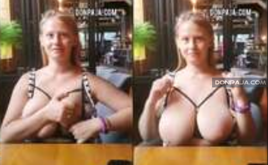 reta a su amiga que se saque las tetas en restaurant y ella si se atreve hacerlo WOW