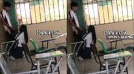 encuentra a morrita colegiala mamandosela a su compañero dentro del salon