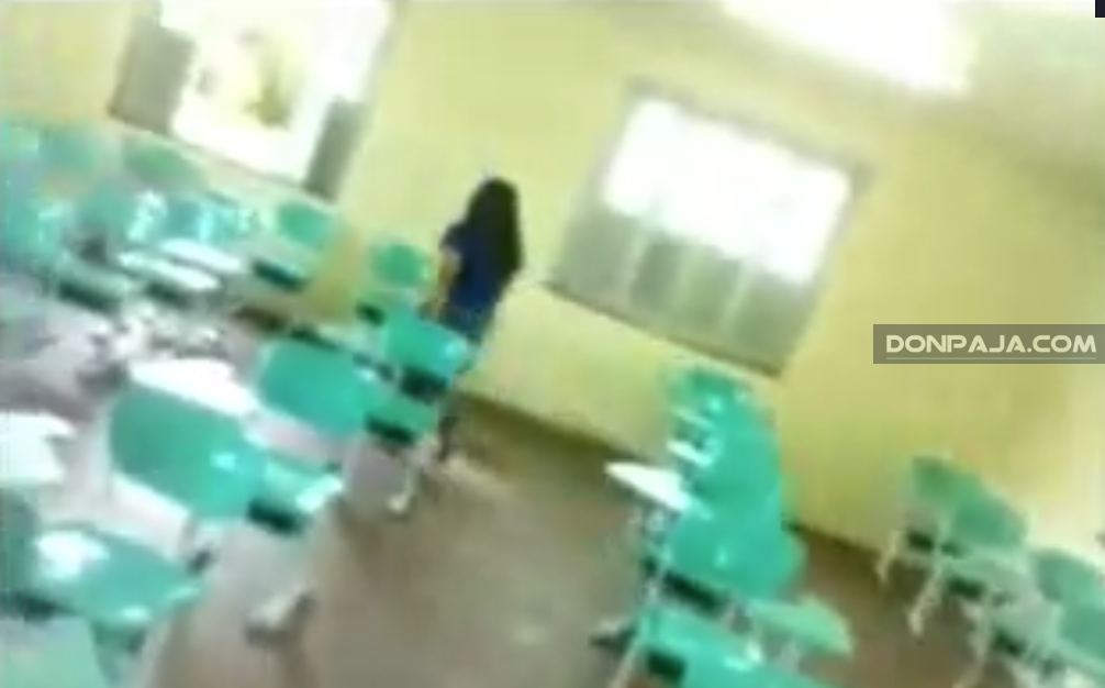 cogiendo a morrita colegiala dentro del salon de clases