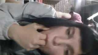 Increible chavita depravada entregando el culito en cuatro