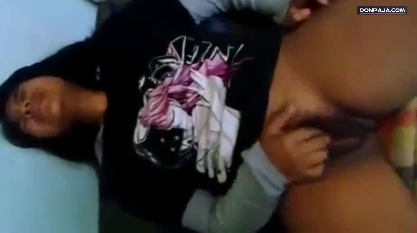 morrita mexicana le cumple fantasia al novio de dejarse grabar mientras se masturba