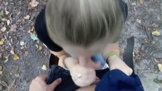 chavita de la prepa se la chupa al novio en medio del monte