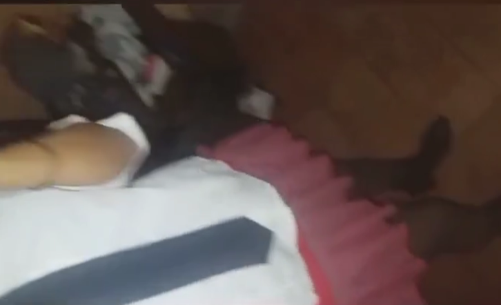 morrita colegiala cogiendo con el novio saliendo del colegio