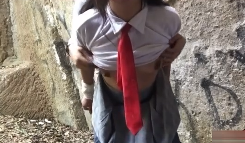 morrita colegiala acepta ir al monte a coger con el novio y se graban