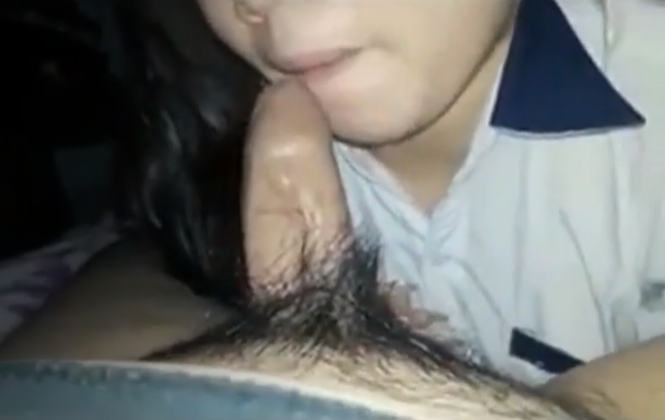 chavuta colegiala chupandosela al novio al salir del colegio