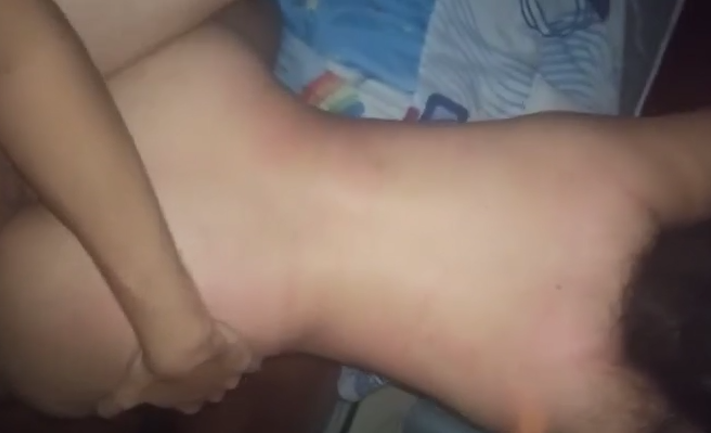 cogiendo de perrito a una rica jovencita adolescente