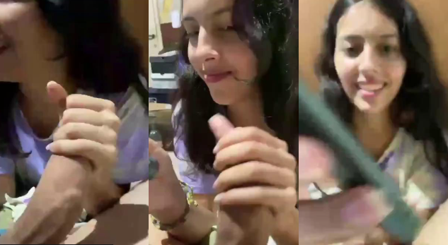 la jovencita no se la queria chupar al novio pero al final es convencida por el novio