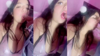 a esta jovencita le encanta que la graben mientras que se la chupa a uno de sus amigos