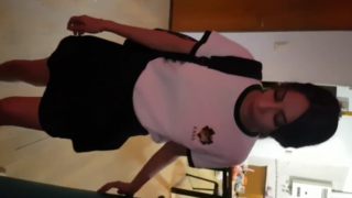 llegando de la escuela le dicen a la colegiala que cojan y ella acepta