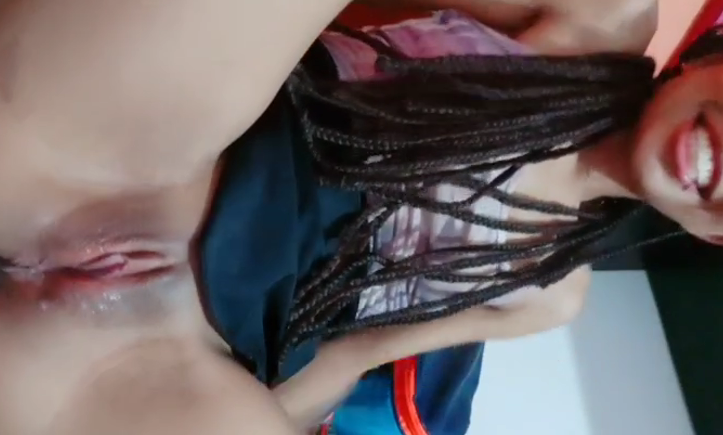 uuufff mira como trae la panochita de mojada esta morrita calenturienta