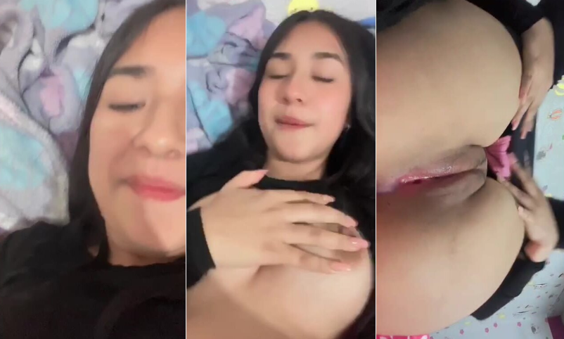 la morrita enseña la panochita y miren lo mojada que ya esta