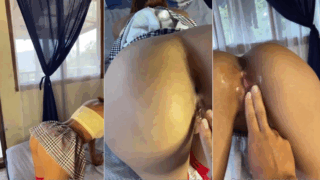 que deliciosas nalgotas tiene la colegiala y cuando le tocan la panocha esta super mojada