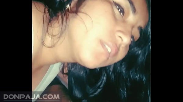 jovencita comienza mamando y termina montando con ese increible culo