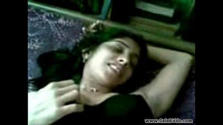 morrita pendeja enamorada entregando su virginidad