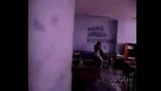 cachan a profesor de prepa cogiendose a morrita dentro del salon