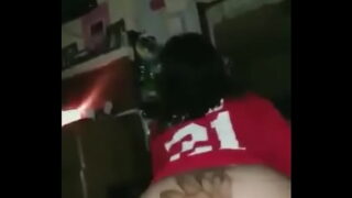 que rico se mueve esta morra y como se abre el culo para que le entre mas