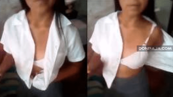 colegiala mexicana puta se quita la blusa y enseña las tetas