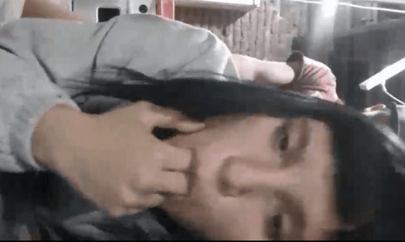 Increible chavita depravada entregando el culito en cuatro