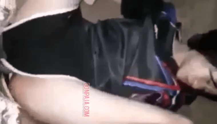 linda jovencita la cogen con las piernas bienn abiertitas