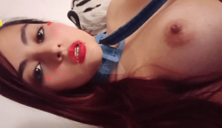 se saca una teta en plena transmision y miren que culote tiene