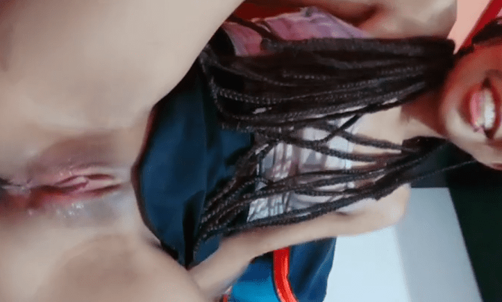 uuufff mira como trae la panochita de mojada esta morrita calenturienta