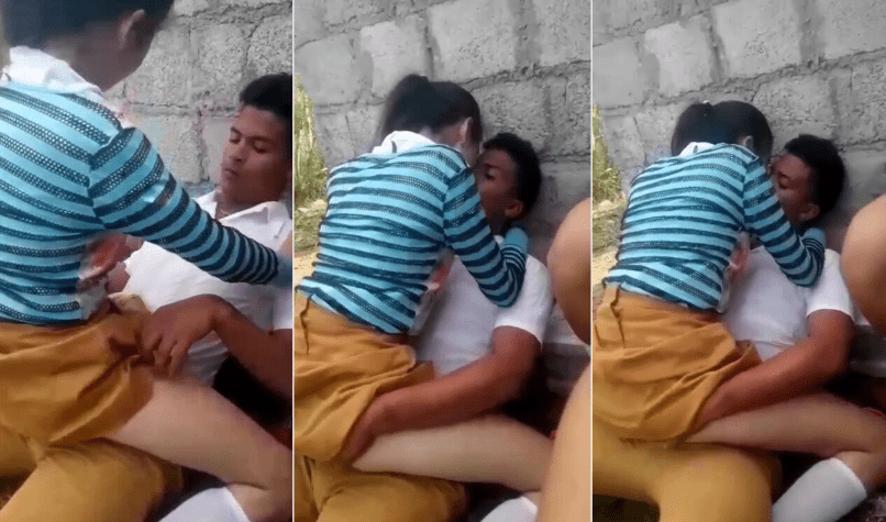 tremenda calentura que se le mete a la colegiala y aunque sus amigas la estan grabando ella quiere coger