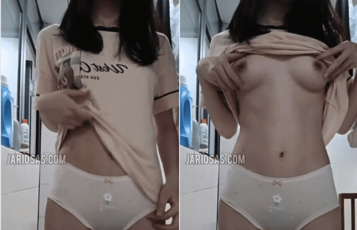 jovencita inocente no queria enseñarle las tetas a sus amigos