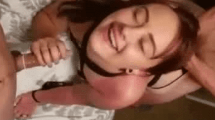 es increible como disfruta una jovencita de su edad cogiendo con dos al mismo tiempo