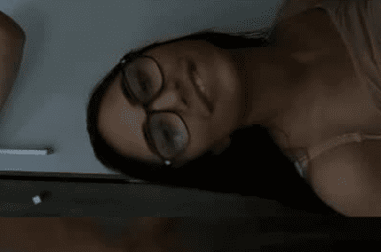 hoy quiero que te vengas en mi cara…le dice la jovencita y la llenan de leche