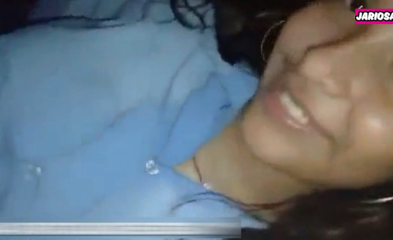 metiendole el dedo a una colegiala y despues se la cogen