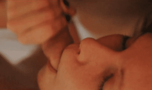 le dice a su primita que se la chupe cuando llega de la escuela