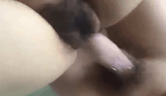 el novio la tiene muy gruesa pero ella la aguanta toda