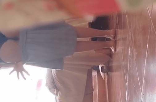 Colegiala grabada en su habitacion por su primo