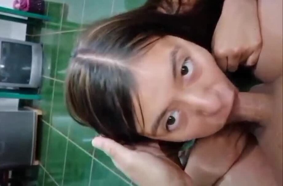 la colegiala salio perrisima para mamar