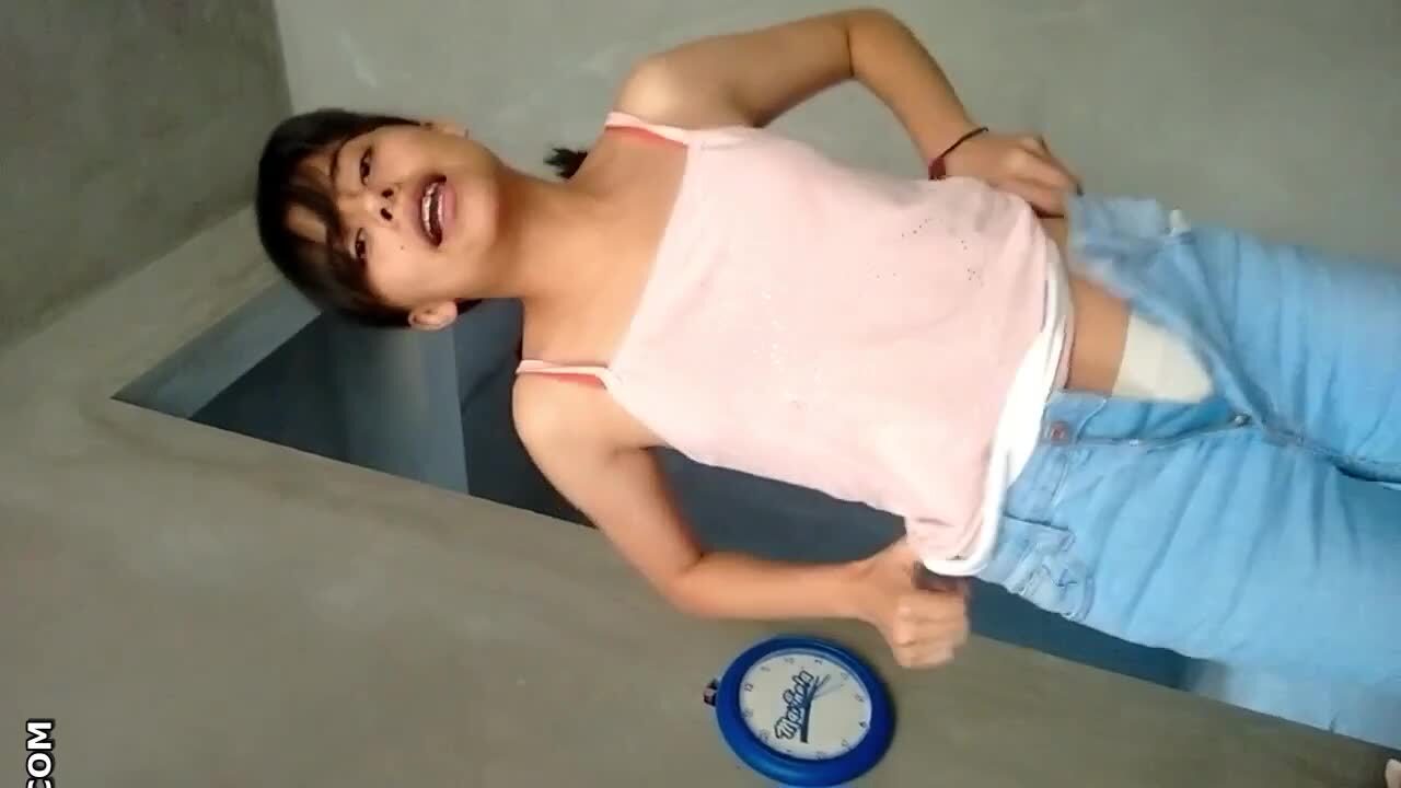 graba a la flaquita despues de coger pero ella no quiere
