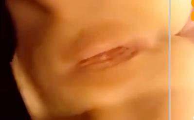 metiendose los dedos en su estrecha vagina