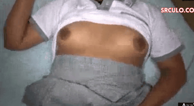 Encuentra a la colegiala dormida y se la mete por el culo