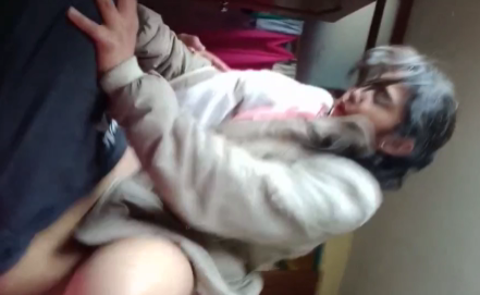 uuuff ella se mueve como loca cuando la tiene adentro