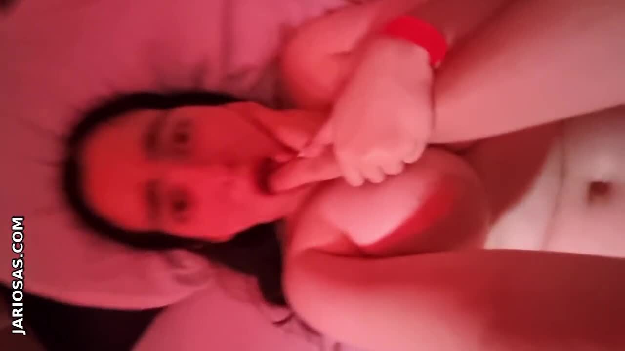 morrita tetona depravada y bien calenturienta